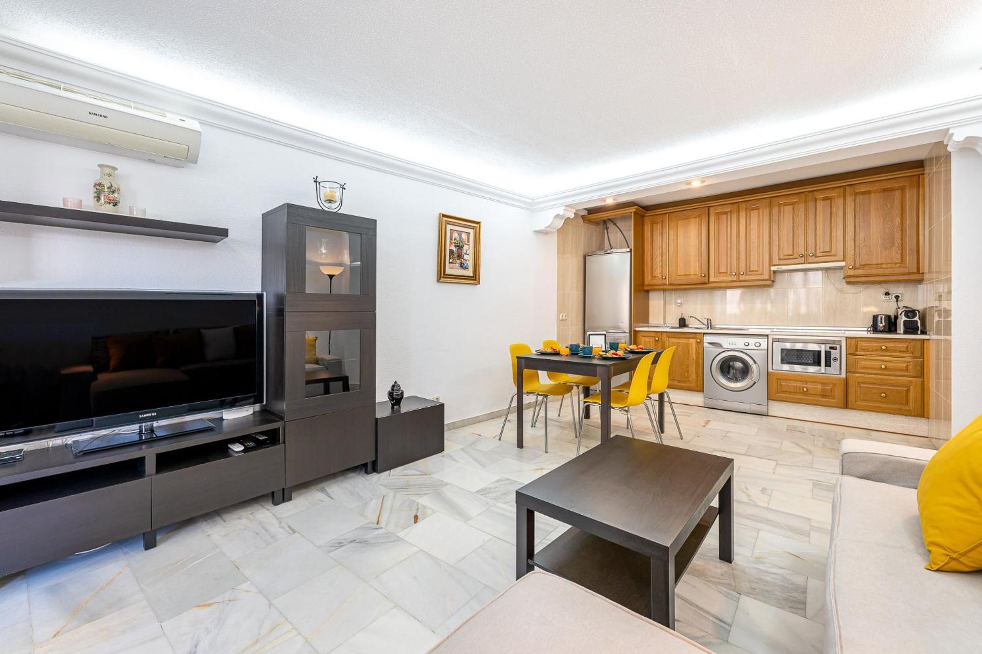 797 Holiday Rentals - Piso Para 3 En La Carihuela Con Piscina Torremolinos Esterno foto